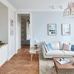 Lazienki Apartment